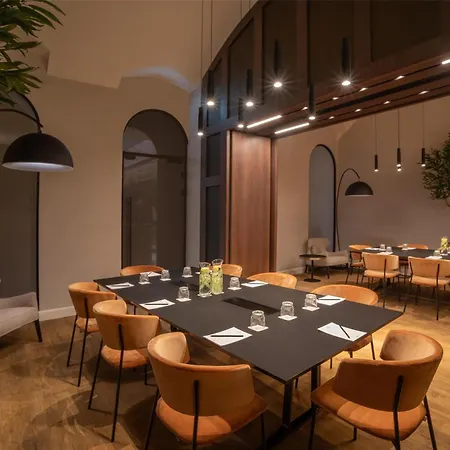 Radisson Collection Hotel, Basilica