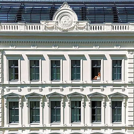 Radisson Collection Hotel, Basilica