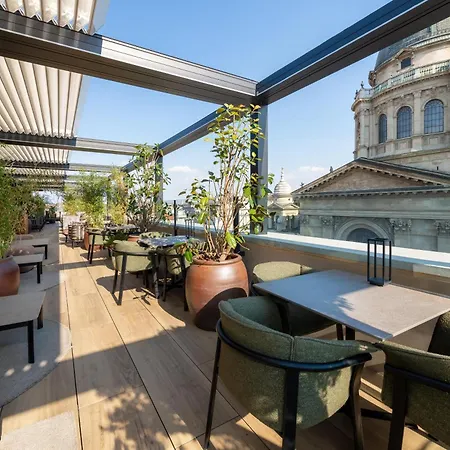 Radisson Collection Hotel, Basilica
