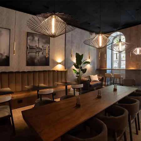 Radisson Collection Hotel, Basilica